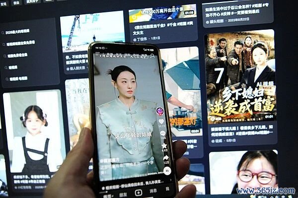 短剧一年走完长剧十年路:AI形态占9成,四百四病传导至演员、拍摄基地